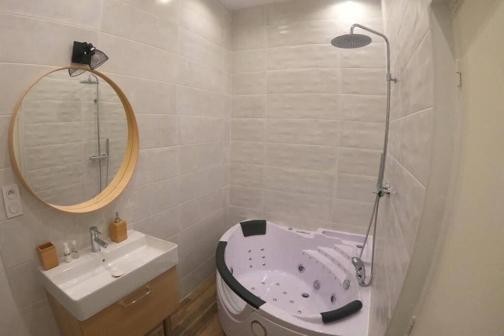 L'Escapade De Lyon, Charpennes, Jacuzzi Et Emplacement Ideal Διαμέρισμα Βιλερμπάν Εξωτερικό φωτογραφία